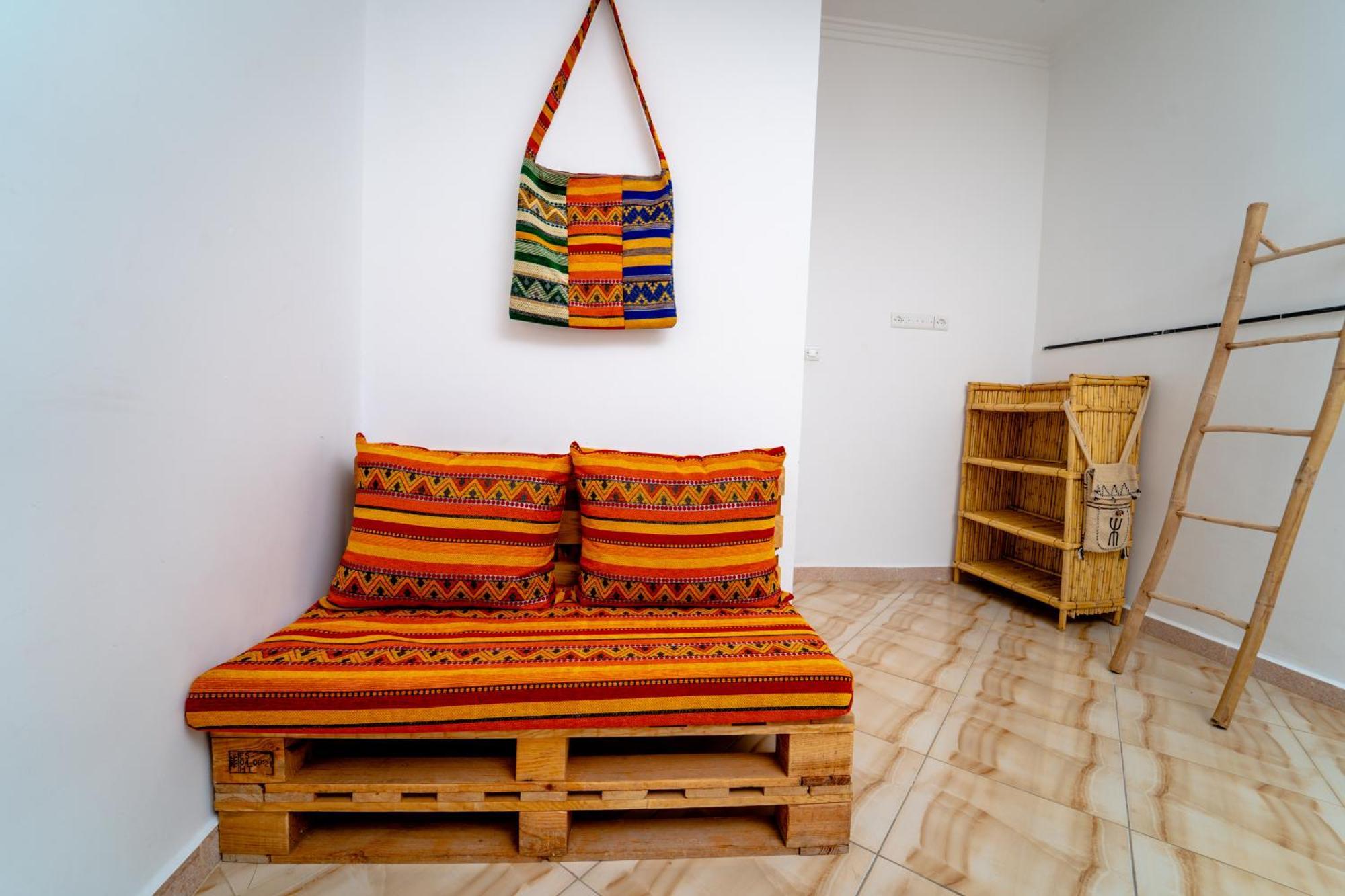 Hostel Tigmi Ossmon *